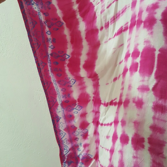 Fushia/White Cover up - Picture 3 of 4